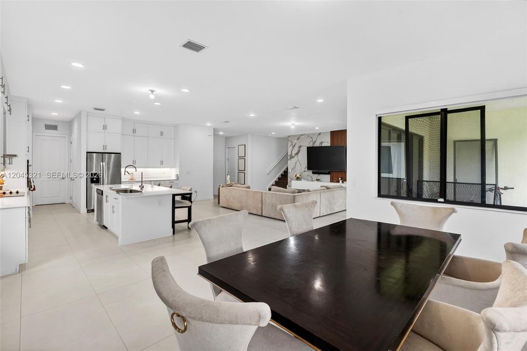For Sale: $1,250,000 (4 beds, 4 baths, 3637 Square Feet)