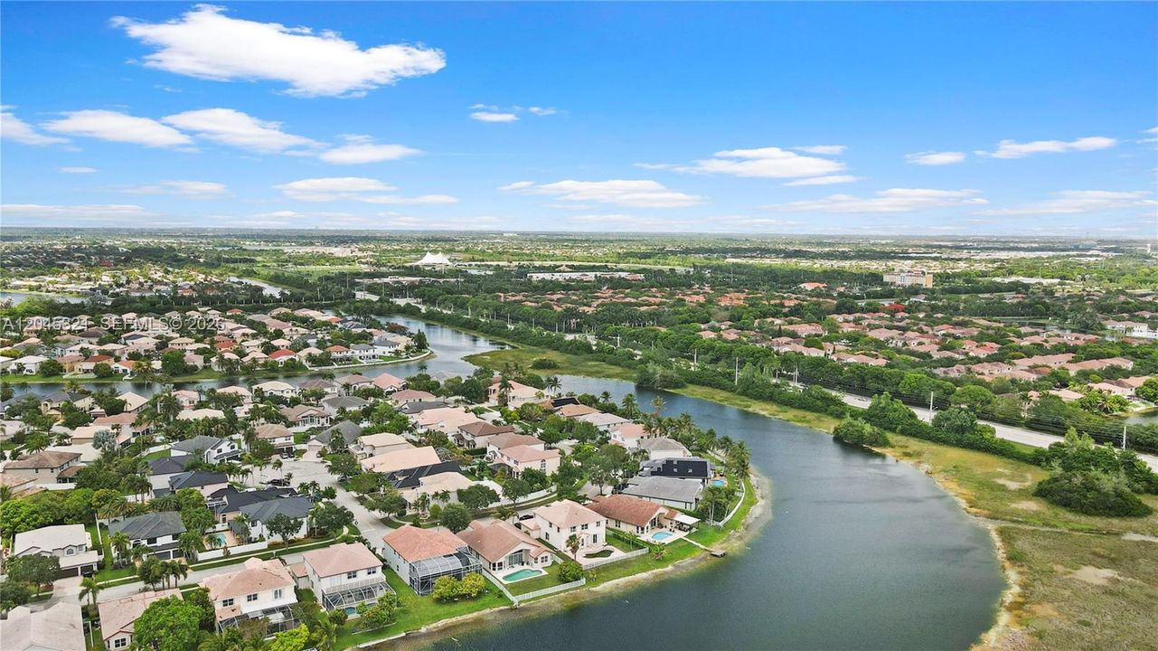 For Sale: $1,250,000 (4 beds, 4 baths, 3637 Square Feet)