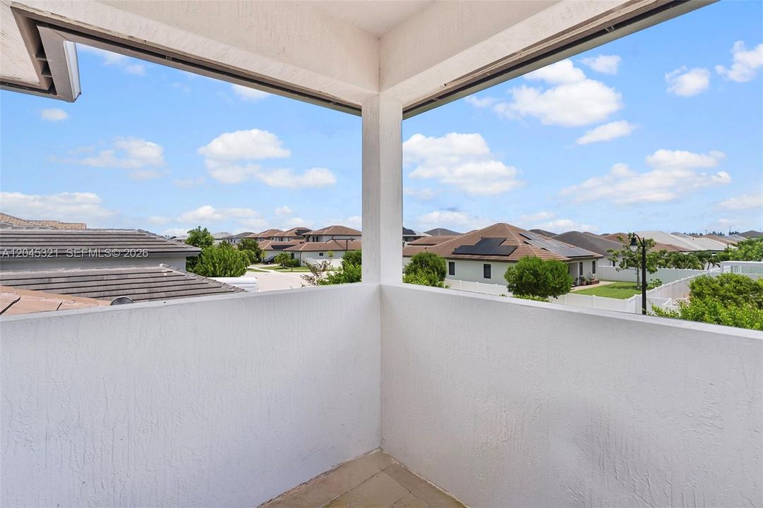 For Sale: $1,250,000 (4 beds, 4 baths, 3637 Square Feet)