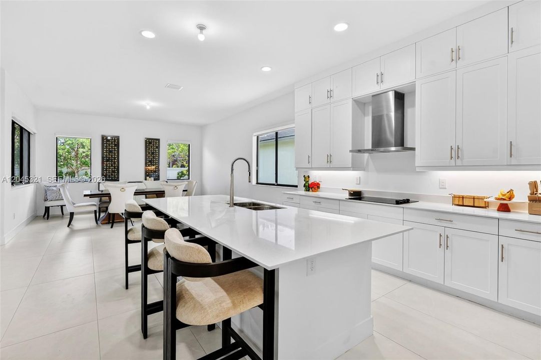 For Sale: $1,250,000 (4 beds, 4 baths, 3637 Square Feet)