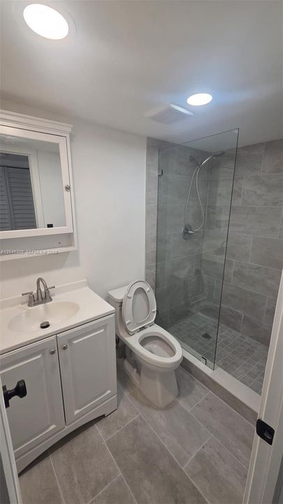 For Rent: $2,450 (2 beds, 2 baths, 908 Square Feet)