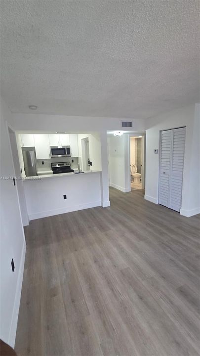 For Rent: $2,450 (2 beds, 2 baths, 908 Square Feet)