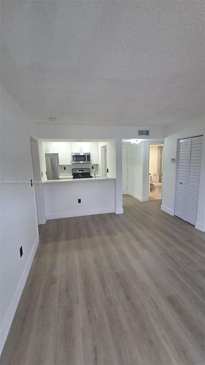For Rent: $2,450 (2 beds, 2 baths, 908 Square Feet)
