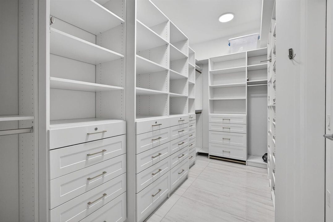 MASTER CLOSET