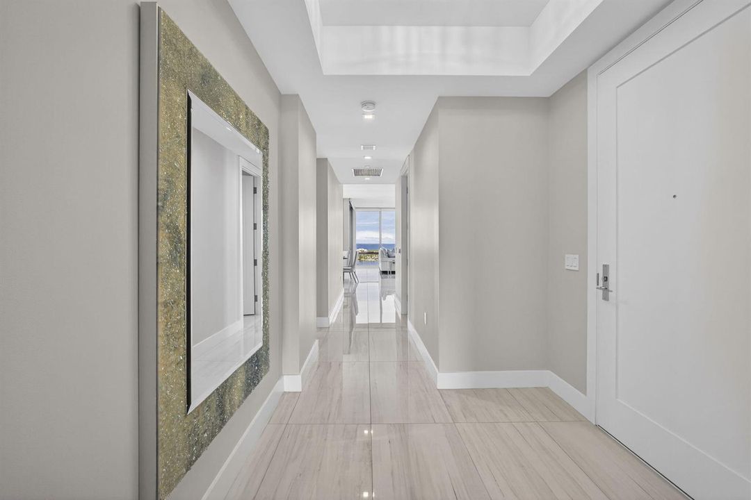 UNIT ENTRY EAST CORRIDOR