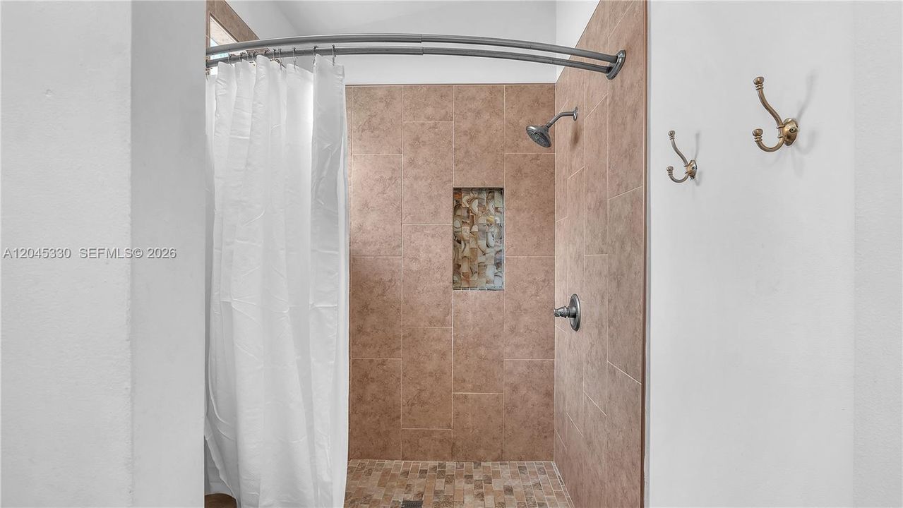 На продажу: $595,000 (3 спален, 2 ванн, 1386 Квадратных фут)