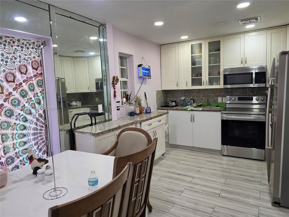 На продажу: $815,000 (3 спален, 1 ванн, 1092 Квадратных фут)