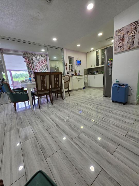 На продажу: $815,000 (3 спален, 1 ванн, 1092 Квадратных фут)
