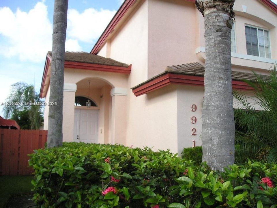 For Rent: $4,850 (3 beds, 2 baths, 2059 Square Feet)