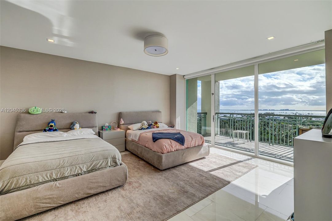 For Sale: $3,499,000 (2 beds, 2 baths, 2110 Square Feet)