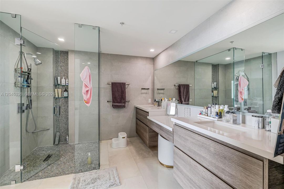 For Sale: $3,499,000 (2 beds, 2 baths, 2110 Square Feet)