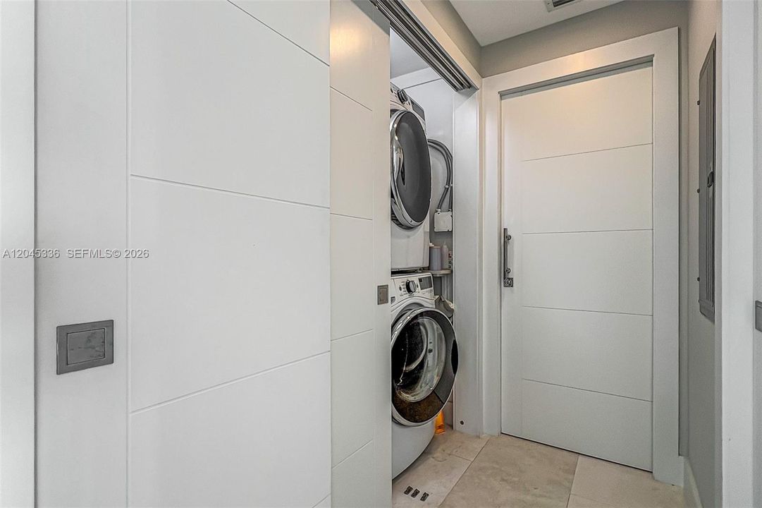 For Sale: $3,499,000 (2 beds, 2 baths, 2110 Square Feet)