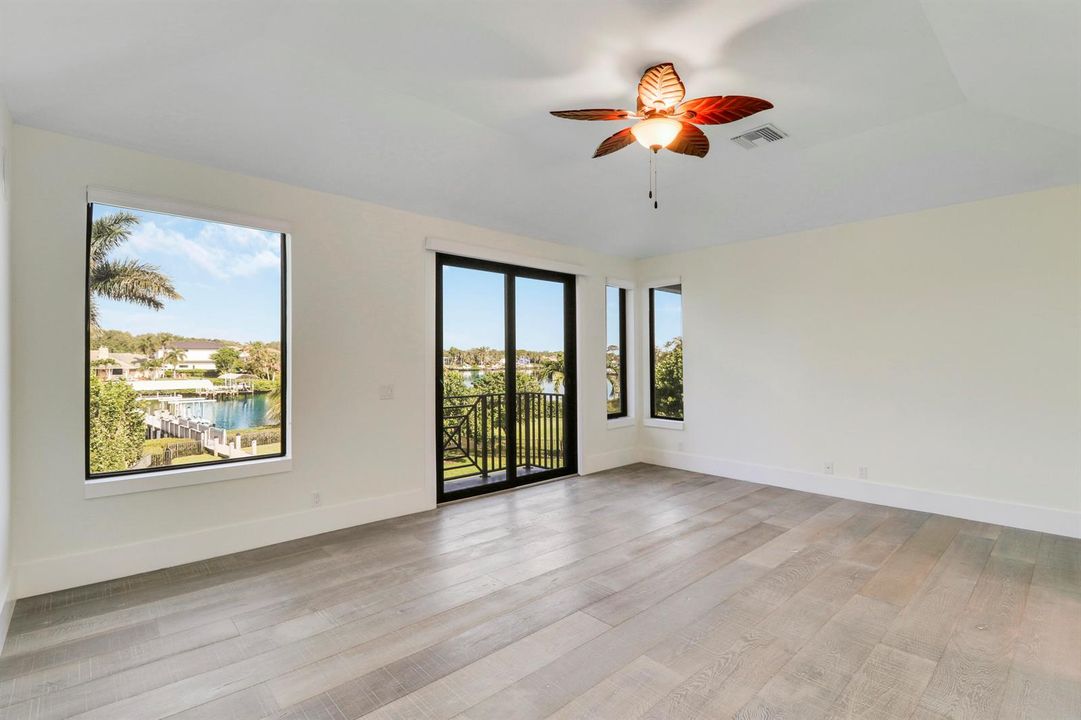 Bedroom 3 with Balcony