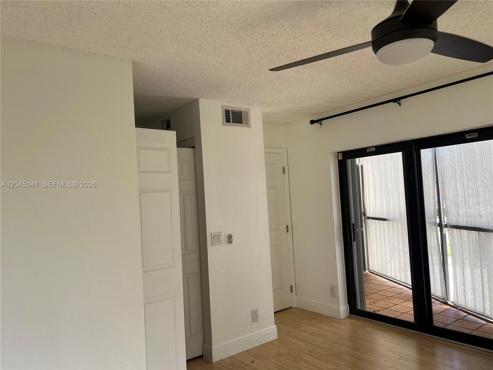 В аренду: $2,400 (2 спален, 2 ванн, 1218 Квадратных фут)