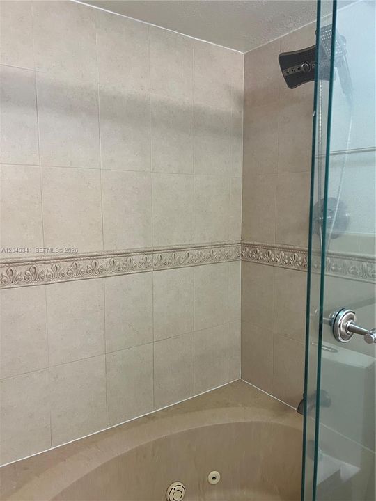 В аренду: $2,400 (2 спален, 2 ванн, 1218 Квадратных фут)