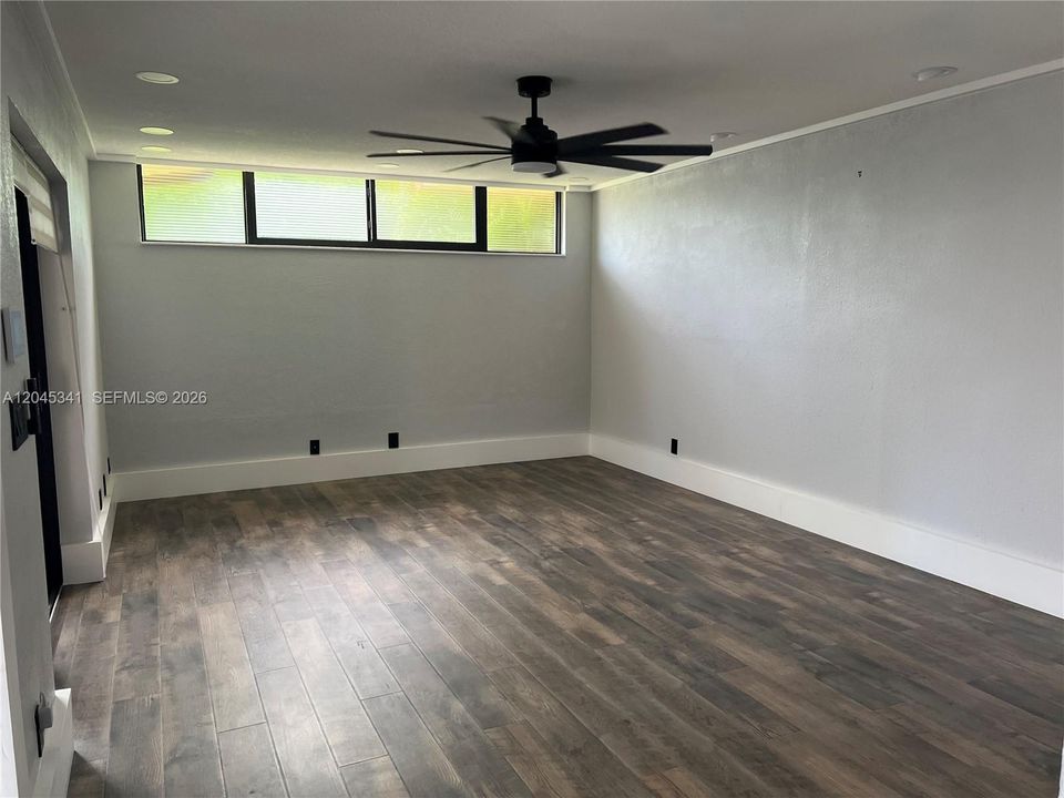 В аренду: $2,400 (2 спален, 2 ванн, 1218 Квадратных фут)