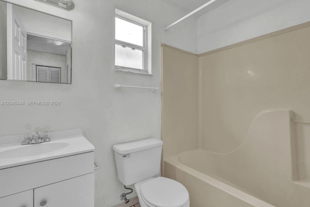 В аренду: $2,250 (3 спален, 2 ванн, 1099 Квадратных фут)