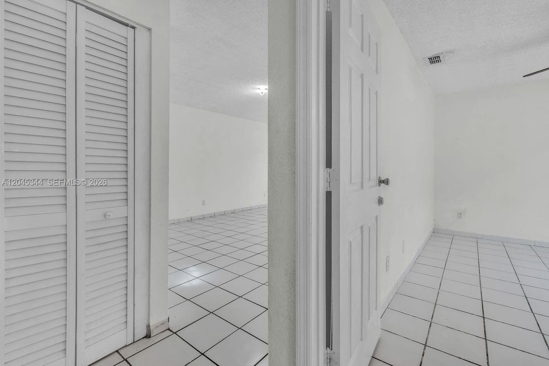 В аренду: $2,250 (3 спален, 2 ванн, 1099 Квадратных фут)