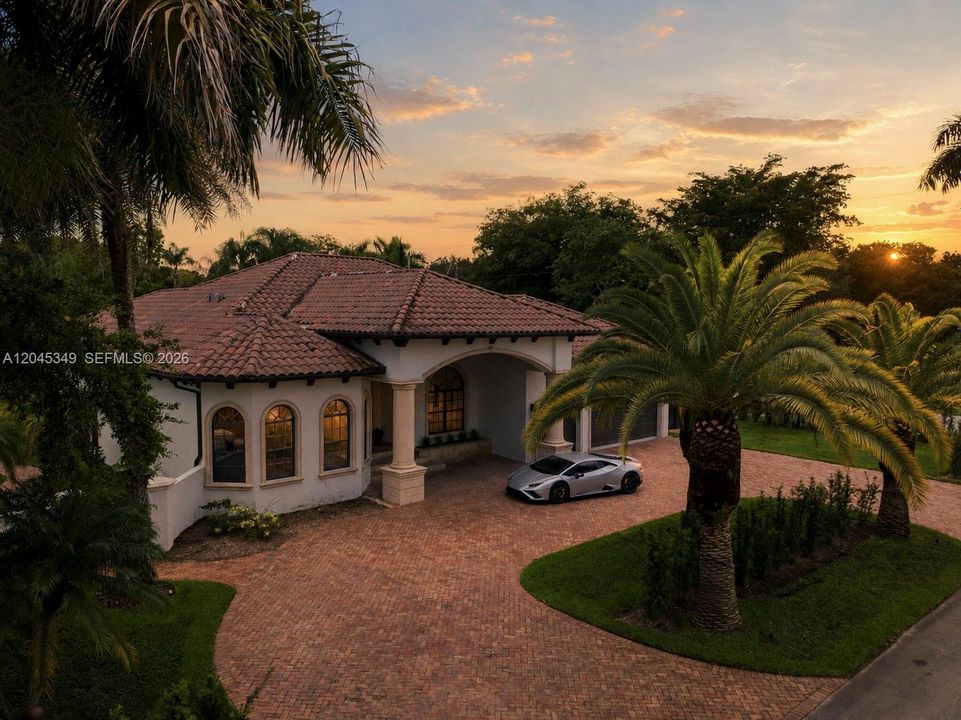 На продажу: $3,495,000 (4 спален, 4 ванн, 3657 Квадратных фут)