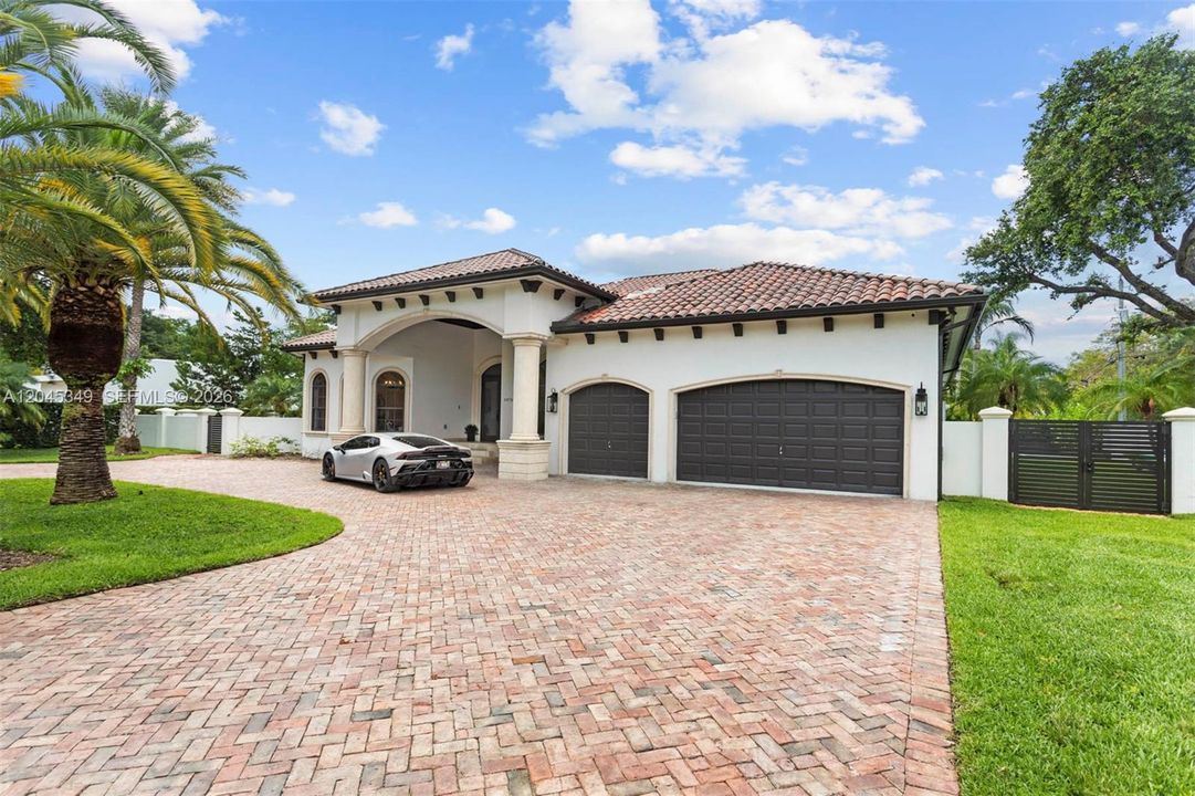 На продажу: $3,495,000 (4 спален, 4 ванн, 3657 Квадратных фут)