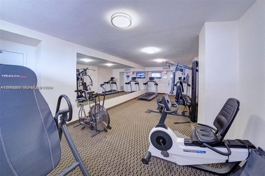 For Rent: $3,200 (1 beds, 2 baths, 824 Square Feet)