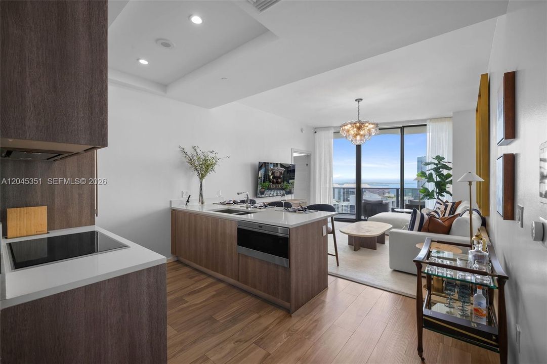 For Rent: $5,900 (1 beds, 2 baths, 842 Square Feet)