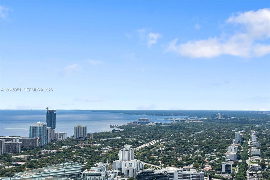 For Rent: $5,900 (1 beds, 2 baths, 842 Square Feet)