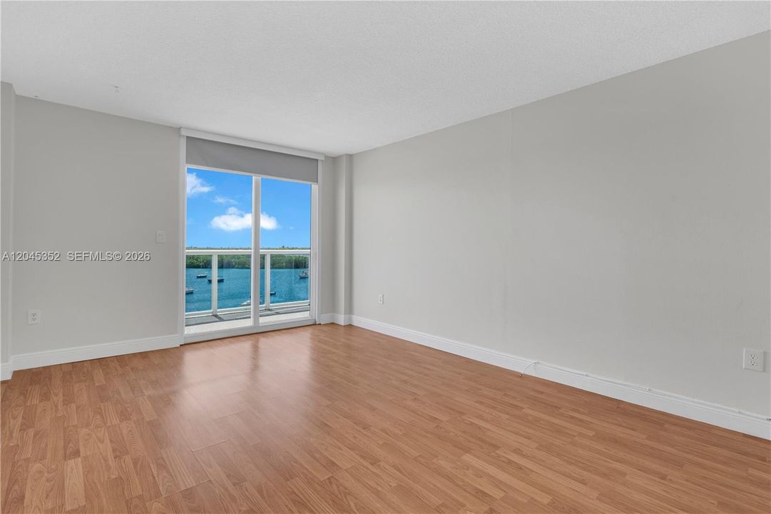 На продажу: $449,000 (2 спален, 2 ванн, 1076 Квадратных фут)