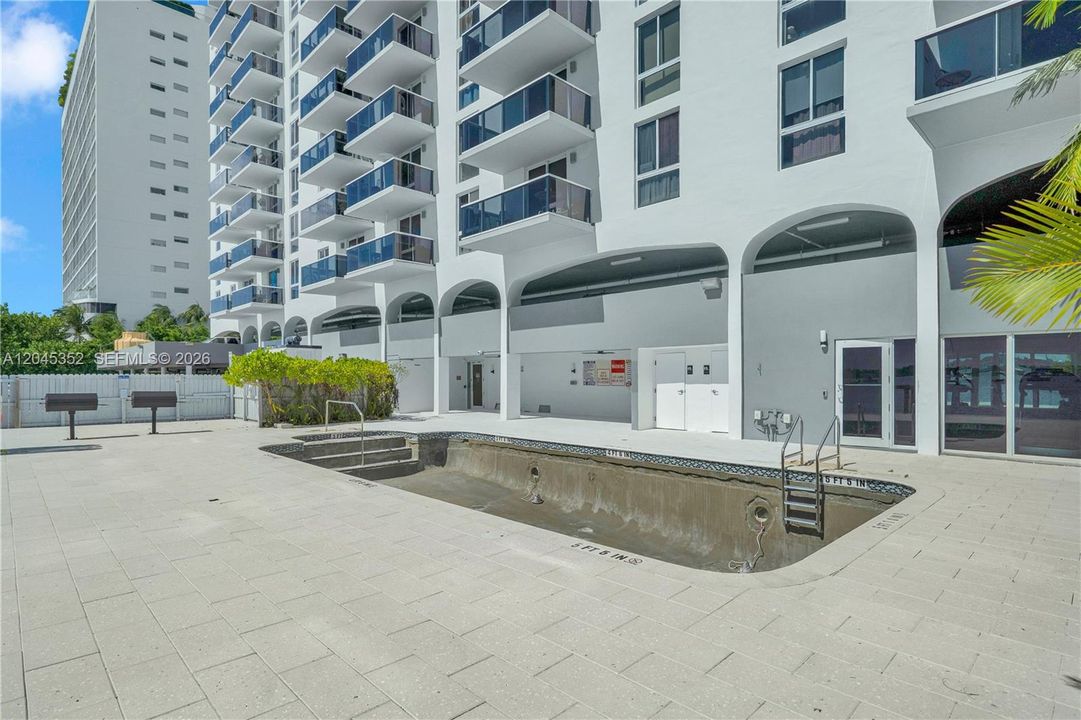 На продажу: $449,000 (2 спален, 2 ванн, 1076 Квадратных фут)