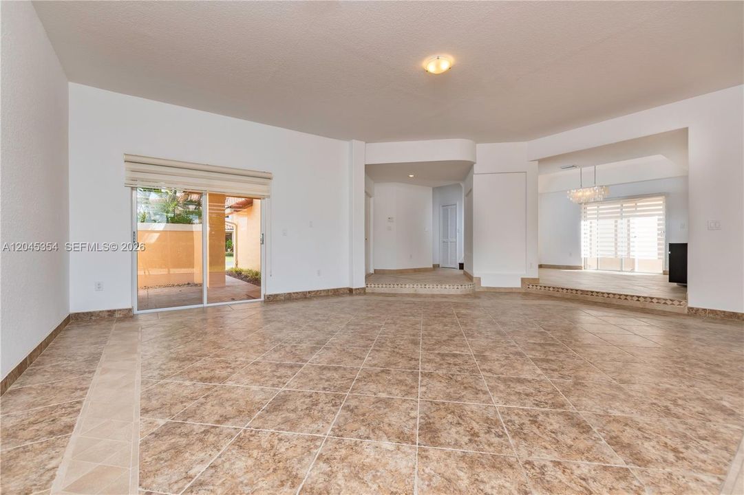 В аренду: $6,500 (5 спален, 3 ванн, 3175 Квадратных фут)