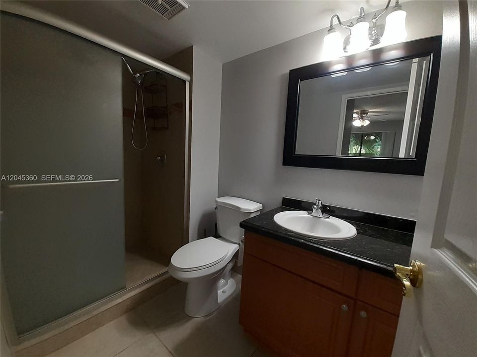 В аренду: $1,900 (2 спален, 2 ванн, 910 Квадратных фут)