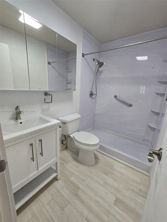 В аренду: $3,600 (3 спален, 2 ванн, 1736 Квадратных фут)