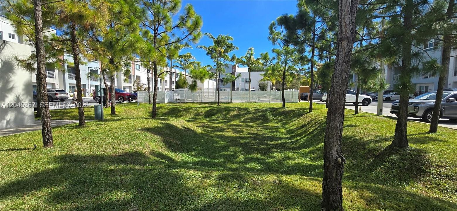 For Sale: $465,000 (3 beds, 2 baths, 1275 Square Feet)