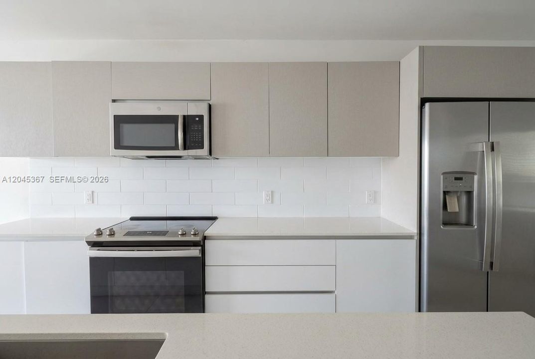 For Sale: $465,000 (3 beds, 2 baths, 1275 Square Feet)