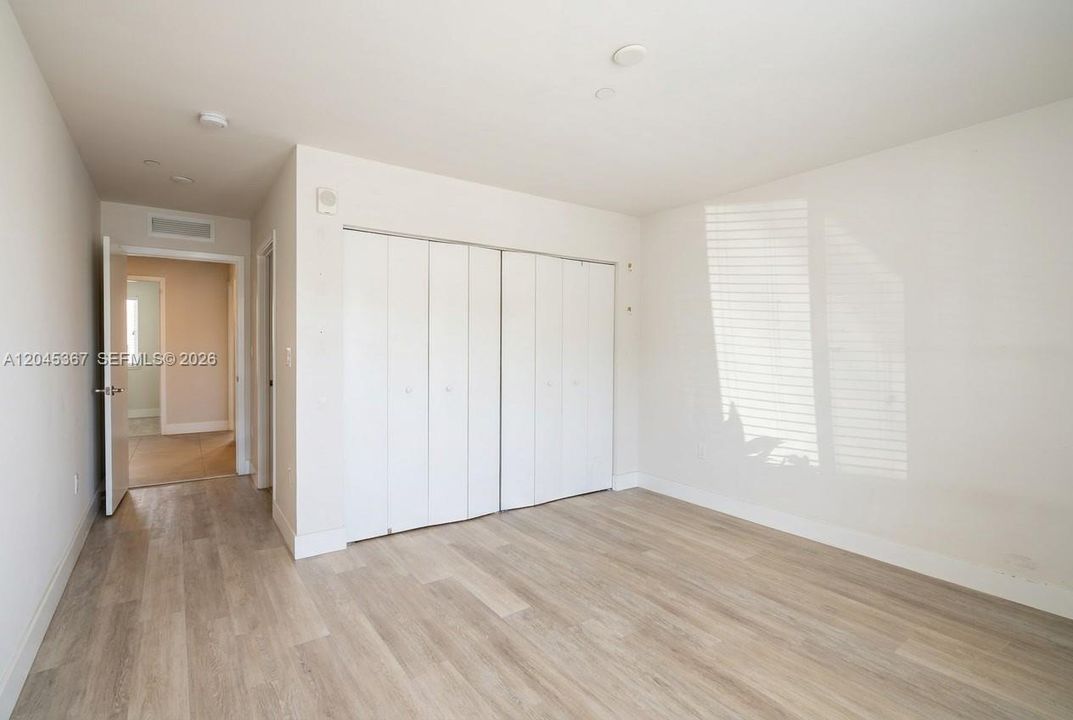 For Sale: $465,000 (3 beds, 2 baths, 1275 Square Feet)