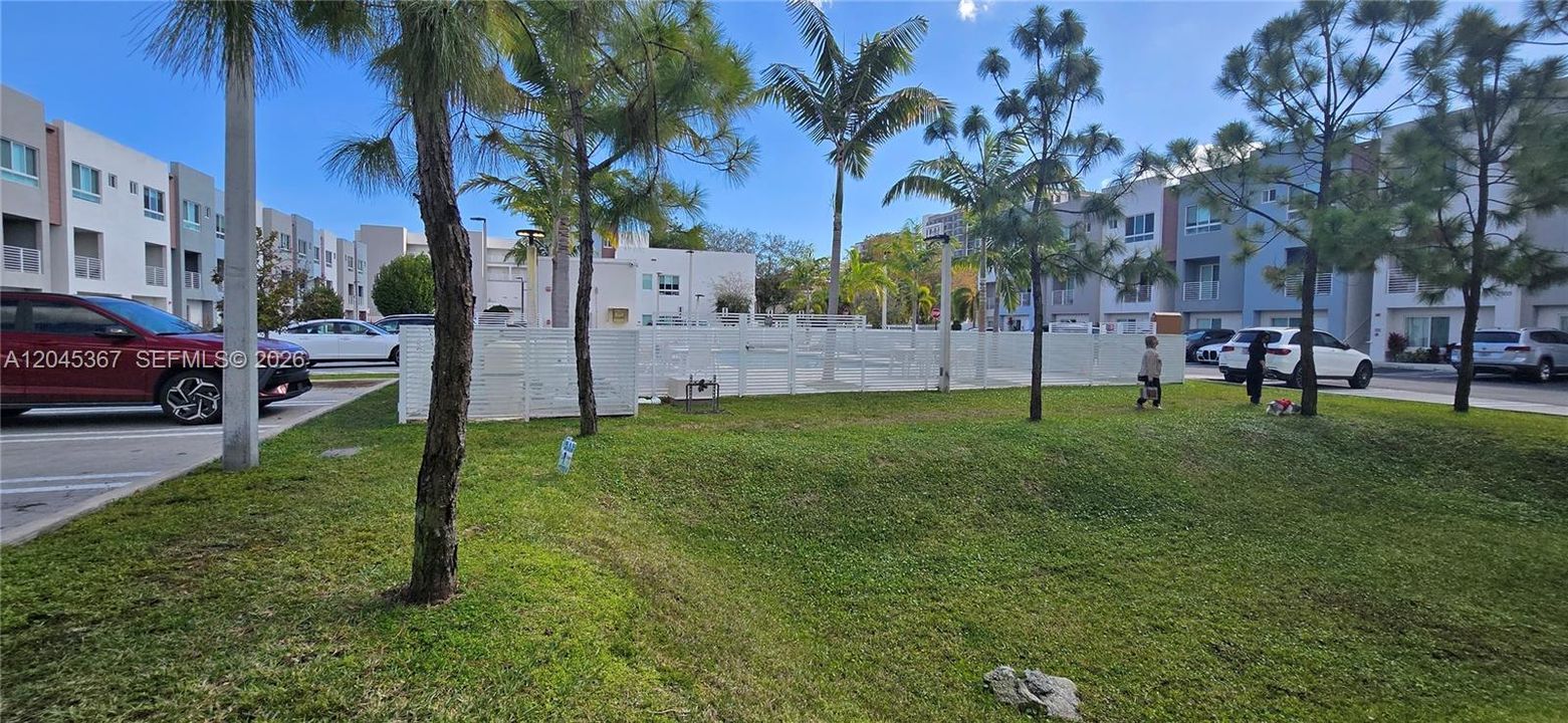 For Sale: $465,000 (3 beds, 2 baths, 1275 Square Feet)