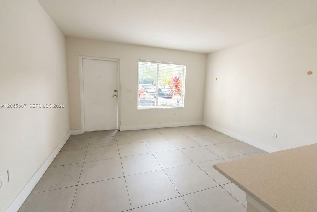 For Sale: $465,000 (3 beds, 2 baths, 1275 Square Feet)