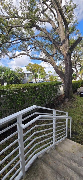 For Sale: $465,000 (3 beds, 2 baths, 1275 Square Feet)