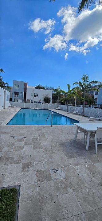 For Sale: $465,000 (3 beds, 2 baths, 1275 Square Feet)