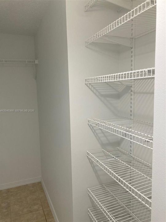 For Rent: $1,750 (1 beds, 1 baths, 740 Square Feet)