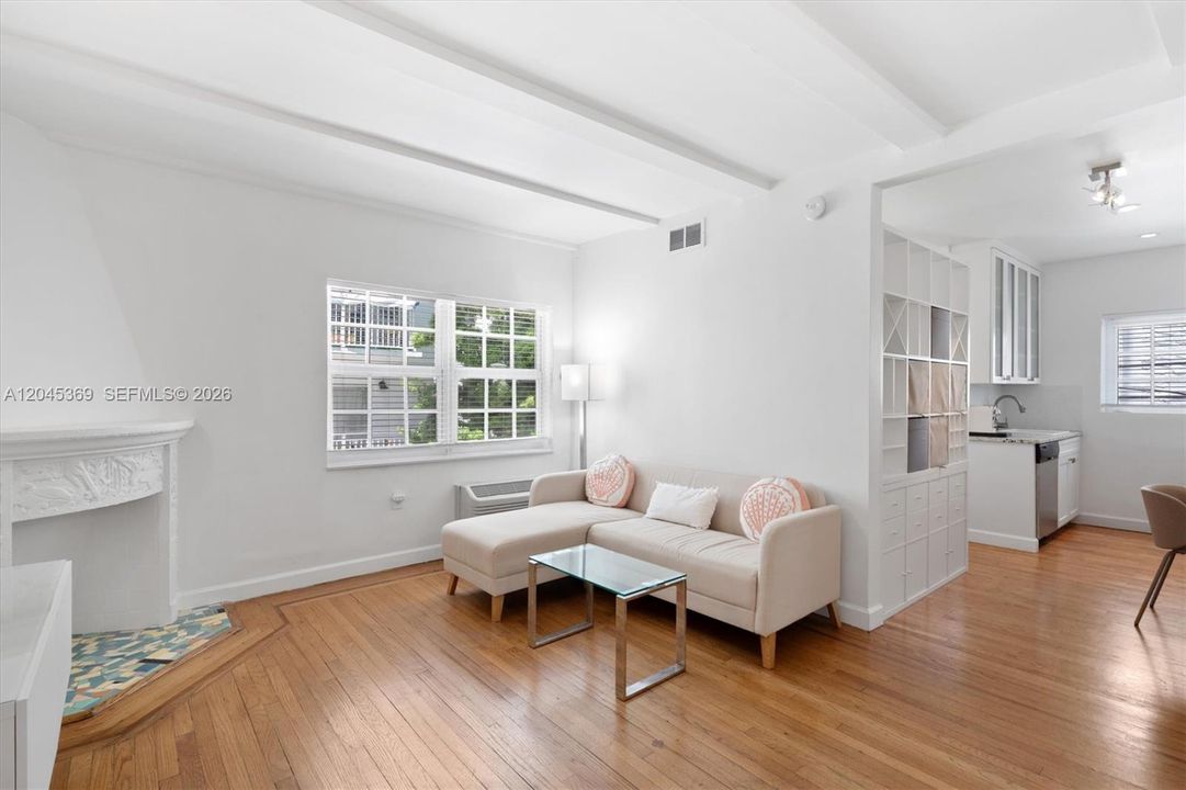 出租: $1,850 (1 贝兹, 1 浴室, 443 平方英尺)