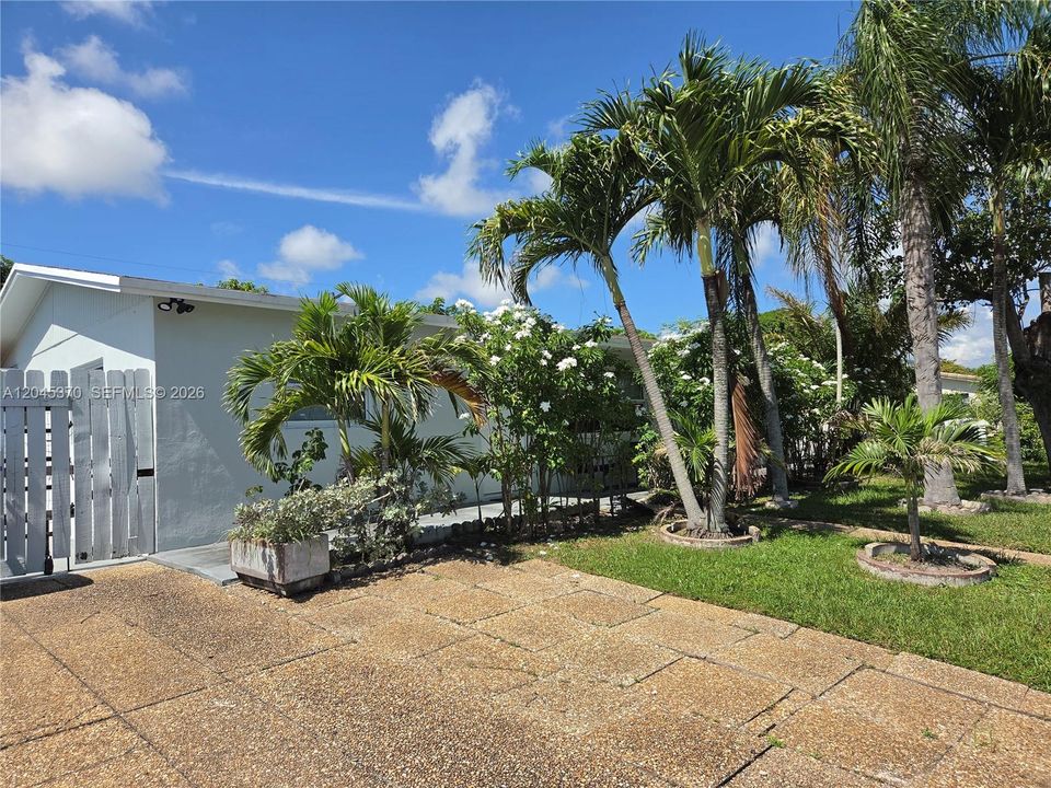 En Venta: $439,900 (3 camas, 2 baños, 1201 Pies cuadrados)