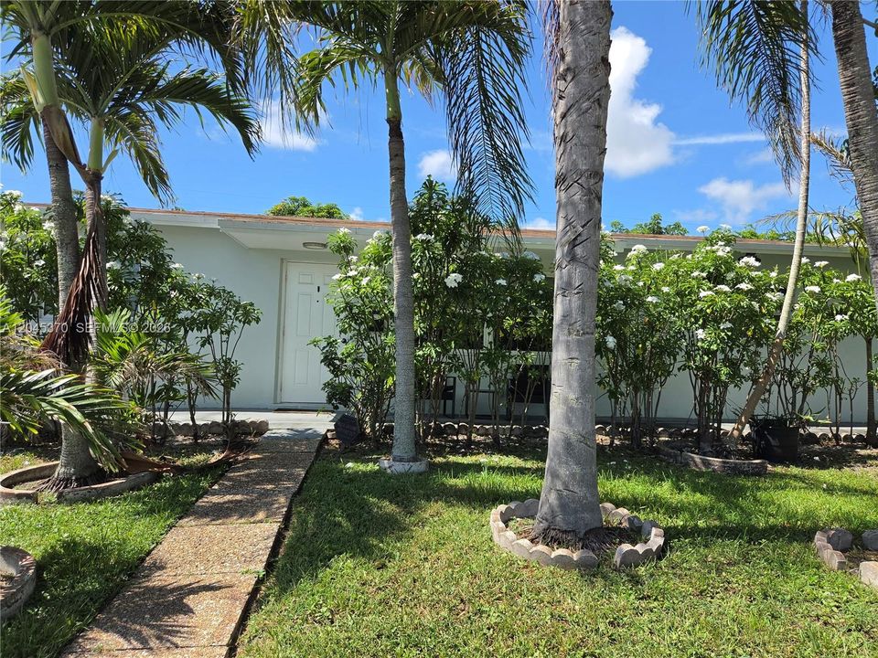 En Venta: $439,900 (3 camas, 2 baños, 1201 Pies cuadrados)