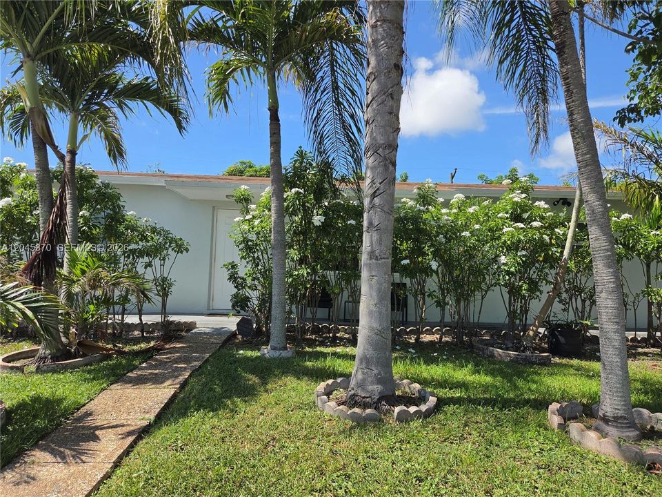 En Venta: $439,900 (3 camas, 2 baños, 1201 Pies cuadrados)