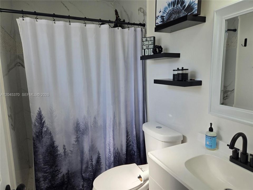 En Venta: $439,900 (3 camas, 2 baños, 1201 Pies cuadrados)