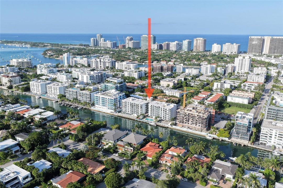 For Sale: $875,000 (2 beds, 2 baths, 1050 Square Feet)