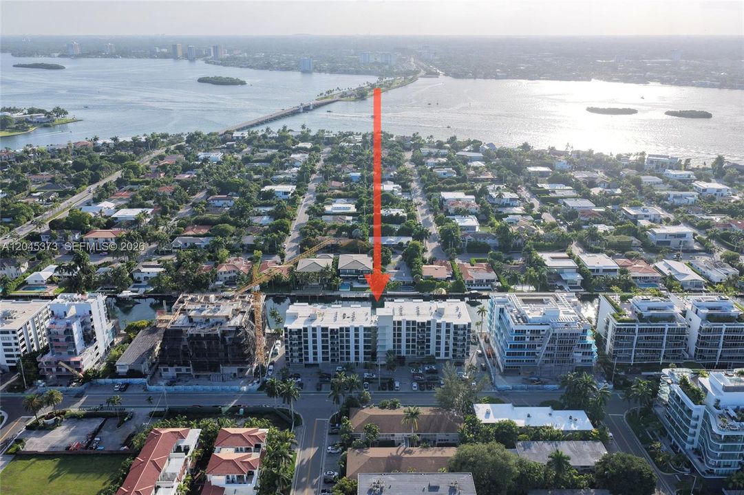 For Sale: $875,000 (2 beds, 2 baths, 1050 Square Feet)