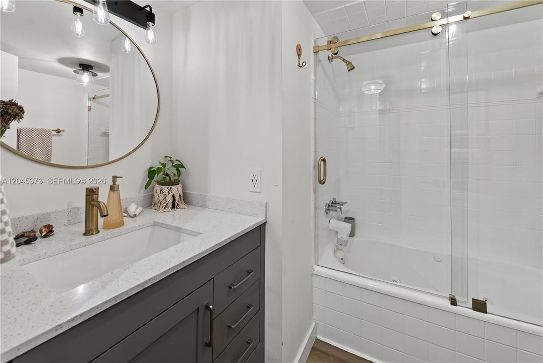 For Sale: $875,000 (2 beds, 2 baths, 1050 Square Feet)