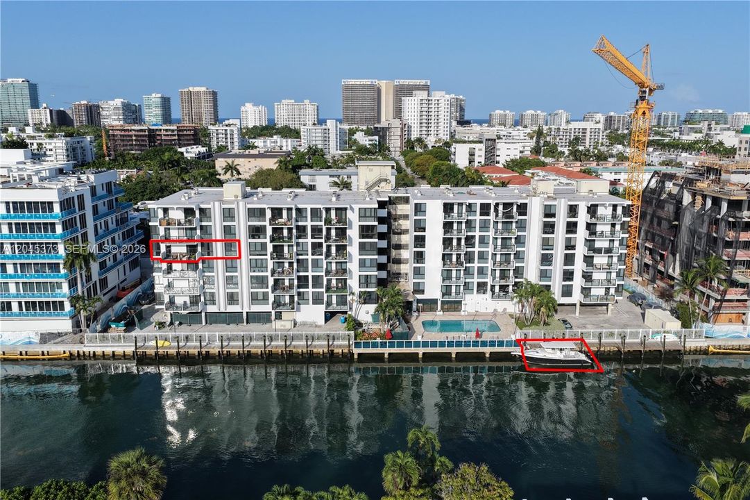 For Sale: $875,000 (2 beds, 2 baths, 1050 Square Feet)