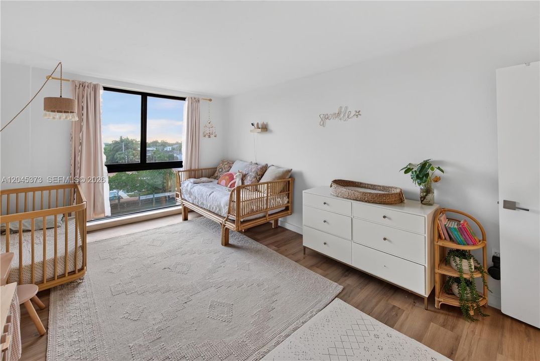 For Sale: $875,000 (2 beds, 2 baths, 1050 Square Feet)
